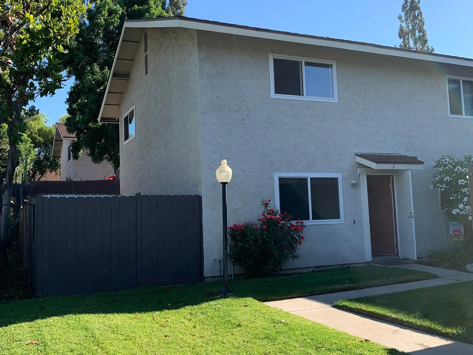 2 bed, 1.5 bath, 872 sqft, $2,980 — Photo 2