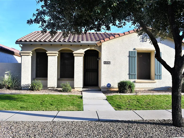 3562 S Wren Dr — Photo 1