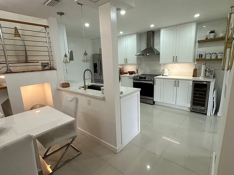 8811 W Sunrise Blvd — Photo 30