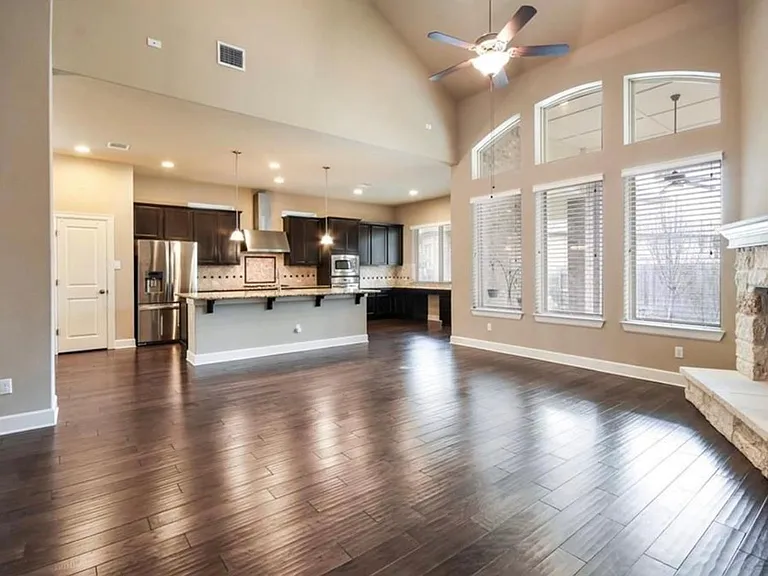 213 Simmons Dr — Photo 16