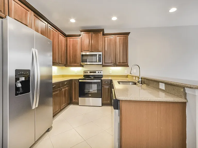 1304 Travertine Ter — Photo 7