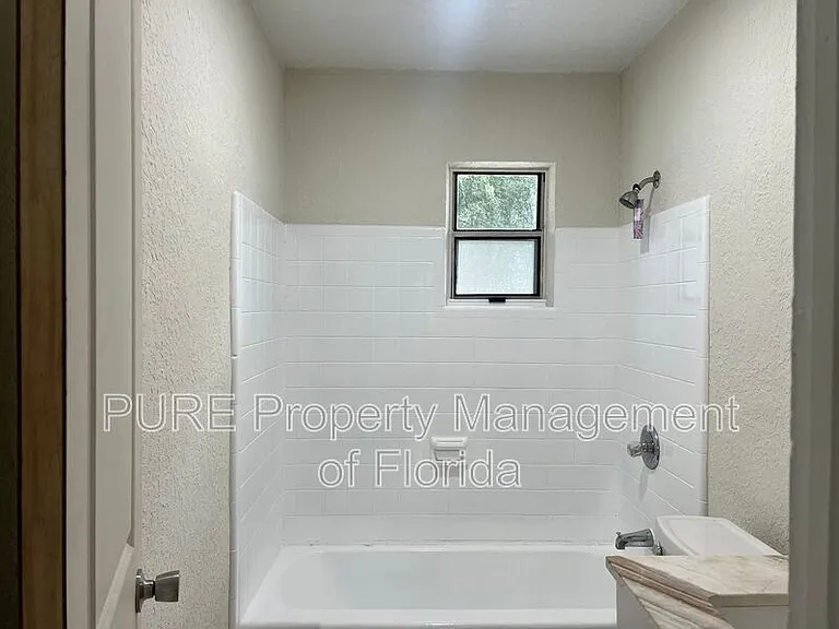 2205 NE 14th Ave — Photo 28