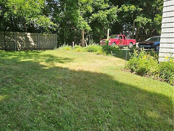 4th image of 8-10 Snells Ct