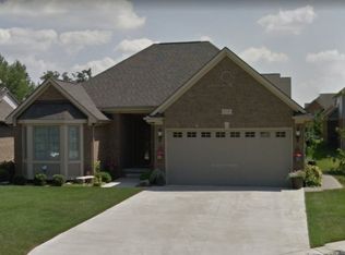 37135 Vista Dr, Westland, MI 48185