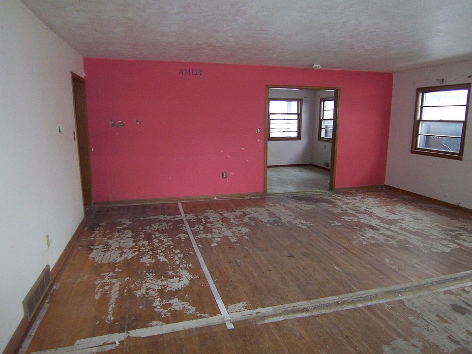 1st image of 325 W Clifton Ave