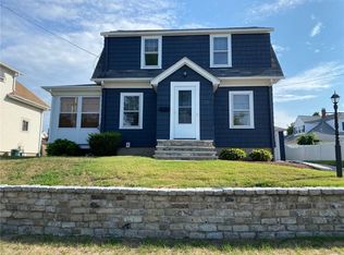 35 Davis Ave, Cranston, RI 02910