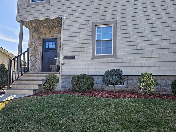 4th image of 12 Oswego St