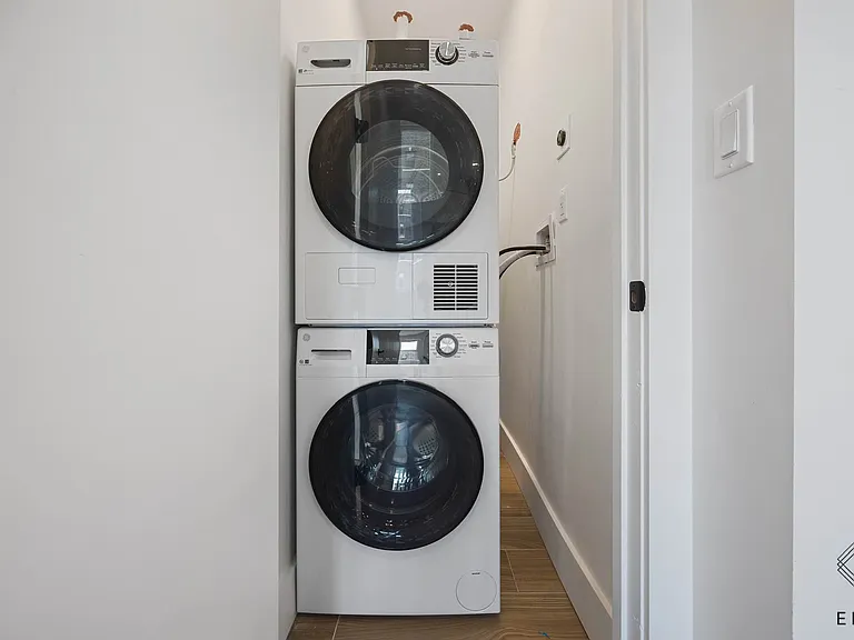 105 Hawthorne St #4A — Photo 6