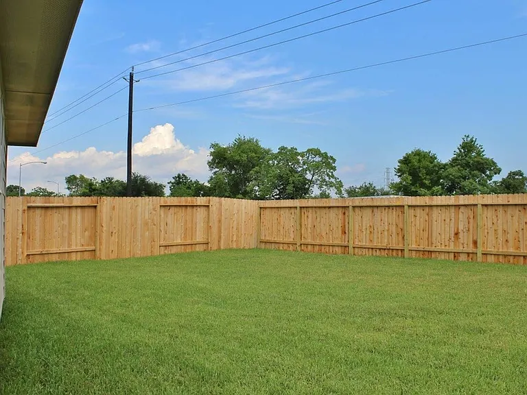 5902 Dawn Misty Ln — Photo 7