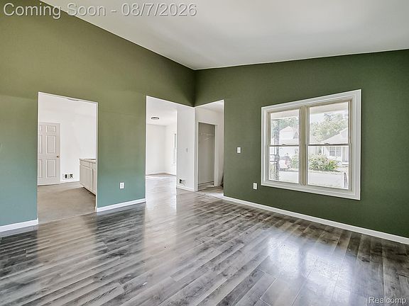 4th image of 584 Tennessee St