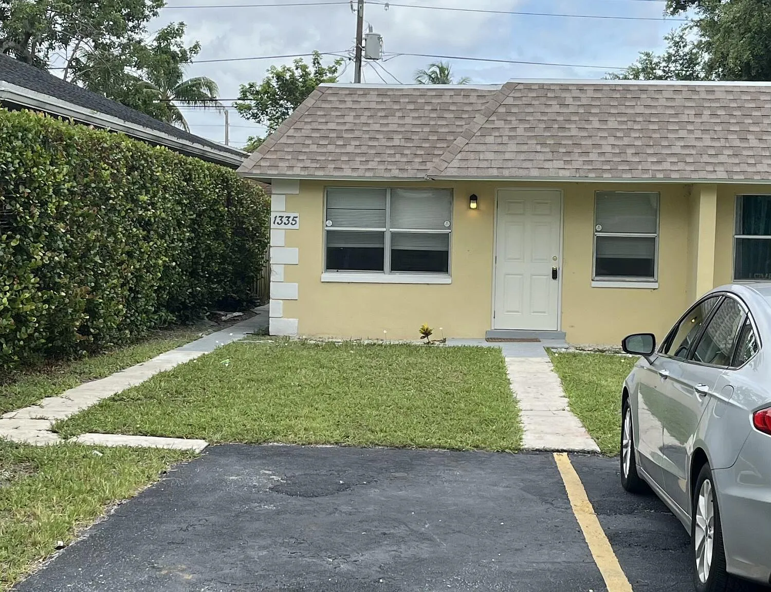 3 bed, 1.5 bath, 1200 sqft, $2,300 — Photo 1