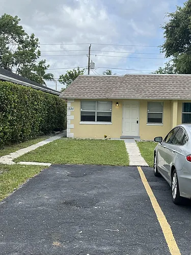 1335 NW 7th Ter Photo 1