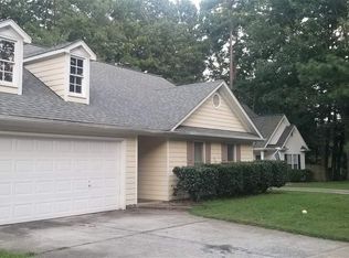 102 Kramer Ct, Cary, NC 27511