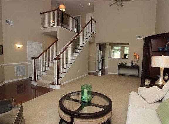 5th image of 743 Marigold Ct
