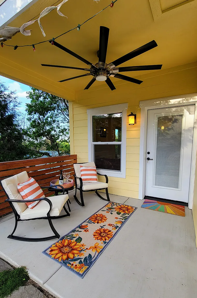 745 Laurel Ln #B photo 1