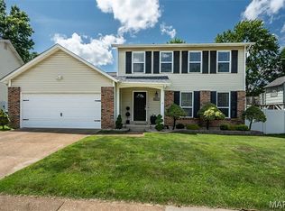 812 Peace Haven Dr, Saint Louis, MO
