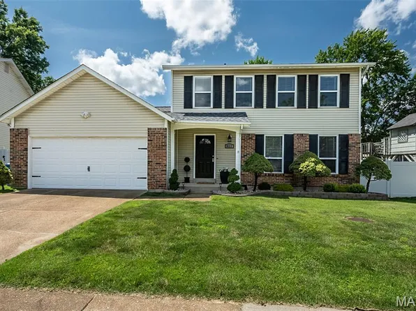 812 Peace Haven Dr, Saint Louis, MO 63125