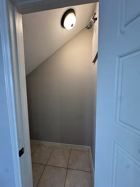 2 bed, 1.5 bath, 1102 sqft, $875 — Photo 3