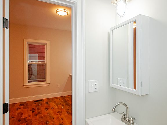 5th image of 205 Marion St #2