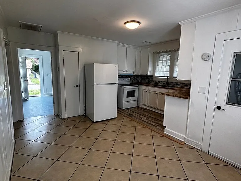114 Calvary Dr — Photo 4