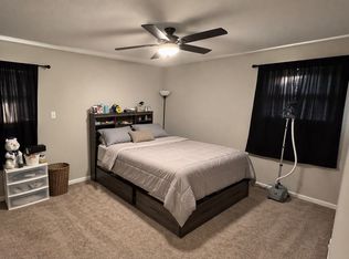 7690 Manor Dr, Mentor On The Lake, OH 44060