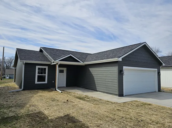722 N Cedar St, Ottawa, KS 66067