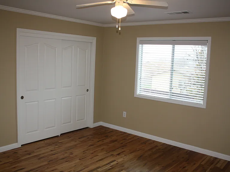 1456 Gibson Ave — Photo 6