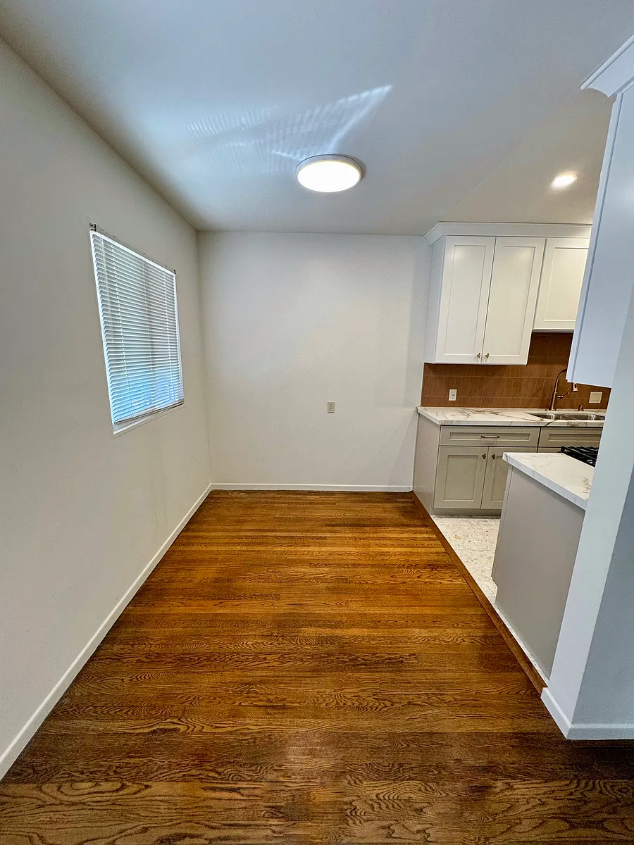 Building Photo - 1015 E Ocean Blvd #6