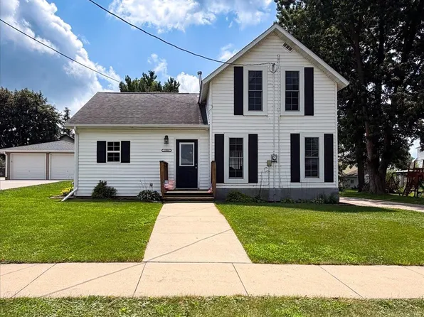 1006 I Ave, Grundy Center, IA 50638