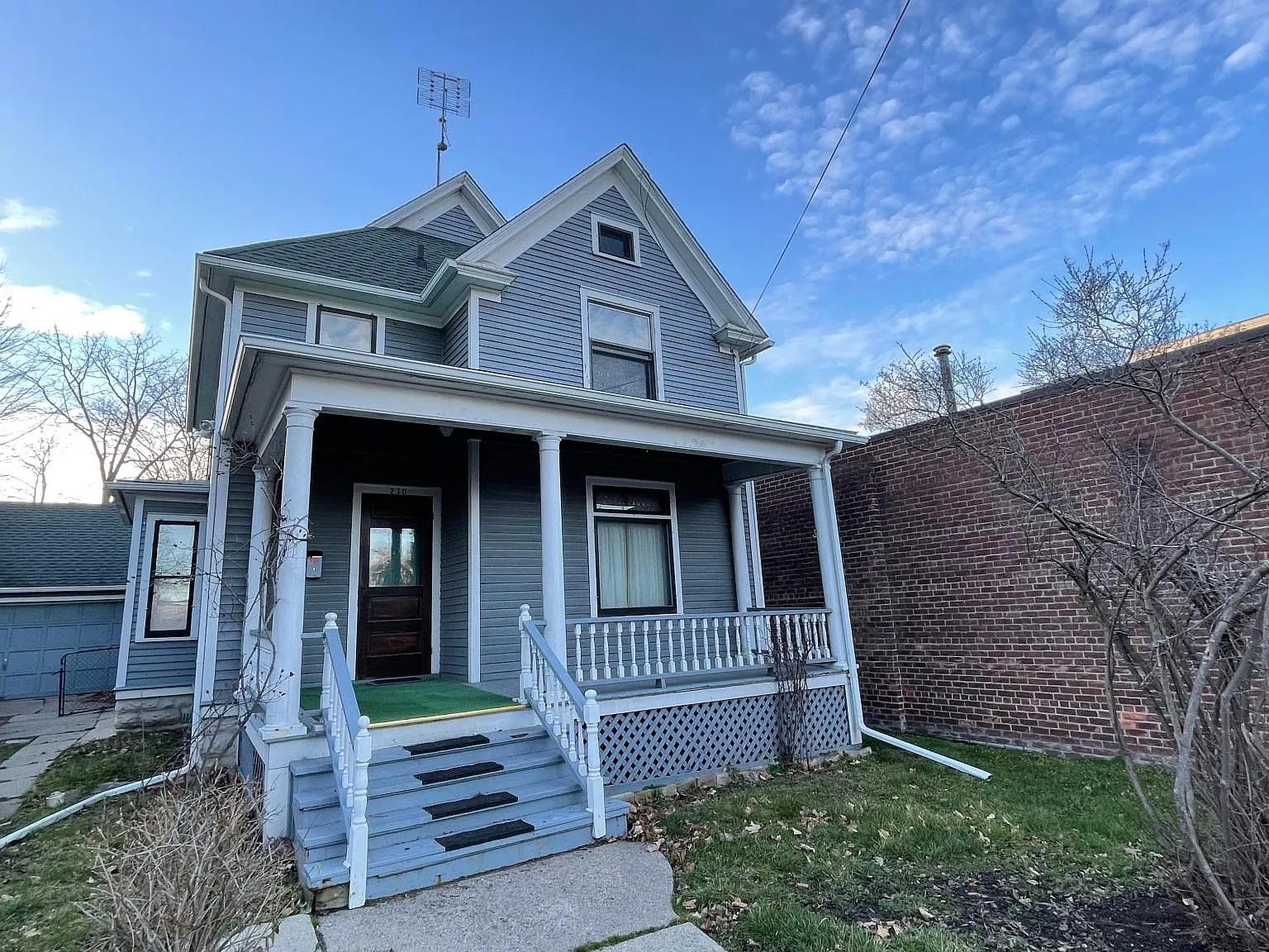 710 S Main St — Photo 1
