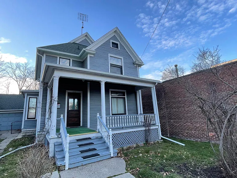 710 S Main St — Photo 1