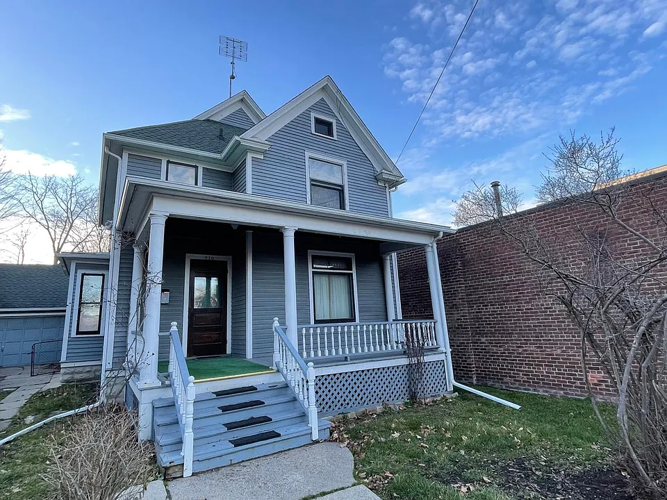710 S Main St