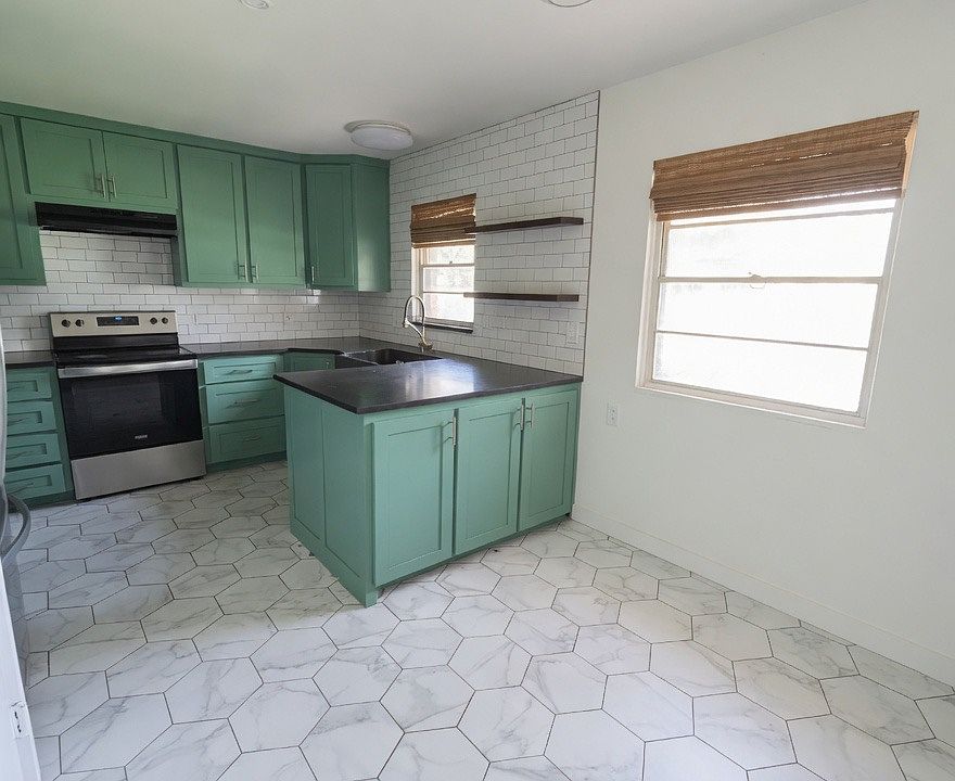 1st image of 4904 Odessa Ave