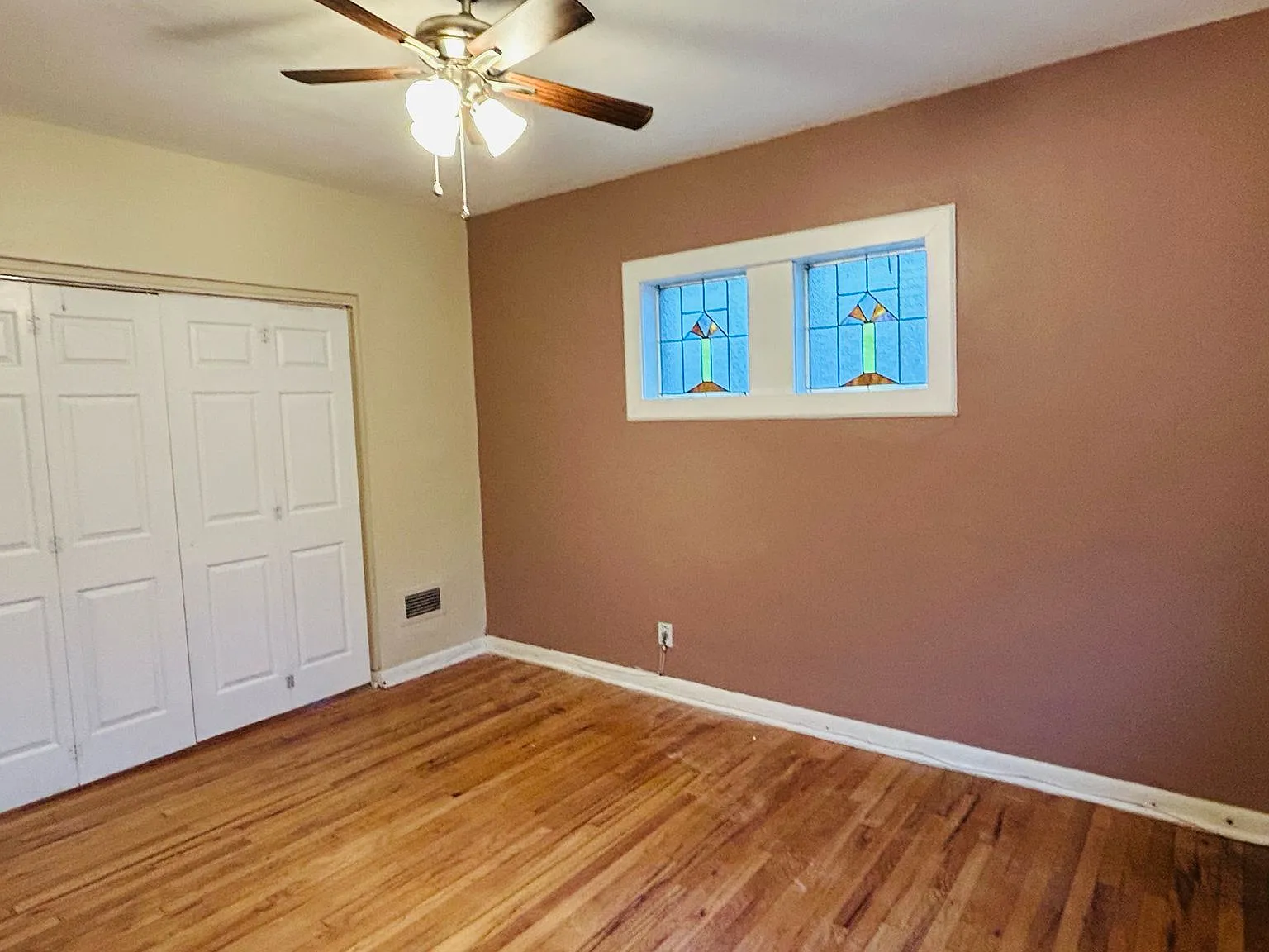 5225 Bancroft Ave — Photo 2