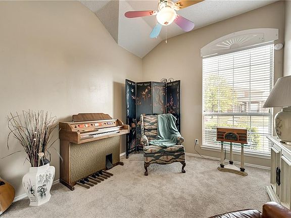4th image of 3321 Aqueduct Ct