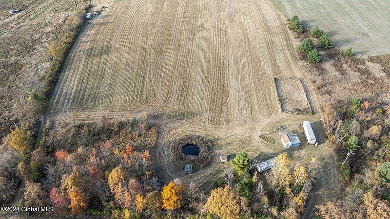 4th image of 205 Duer Road