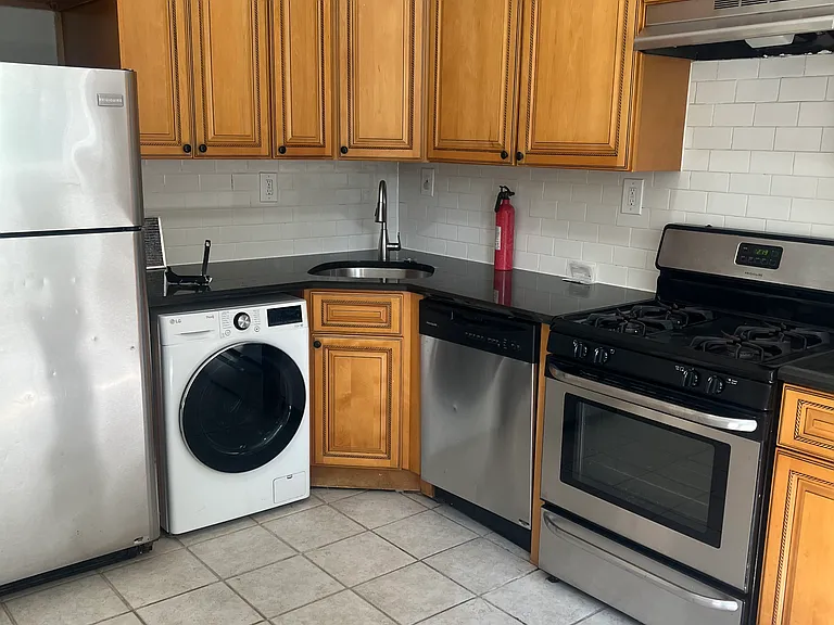 30 W 29th St #1 — Photo 12