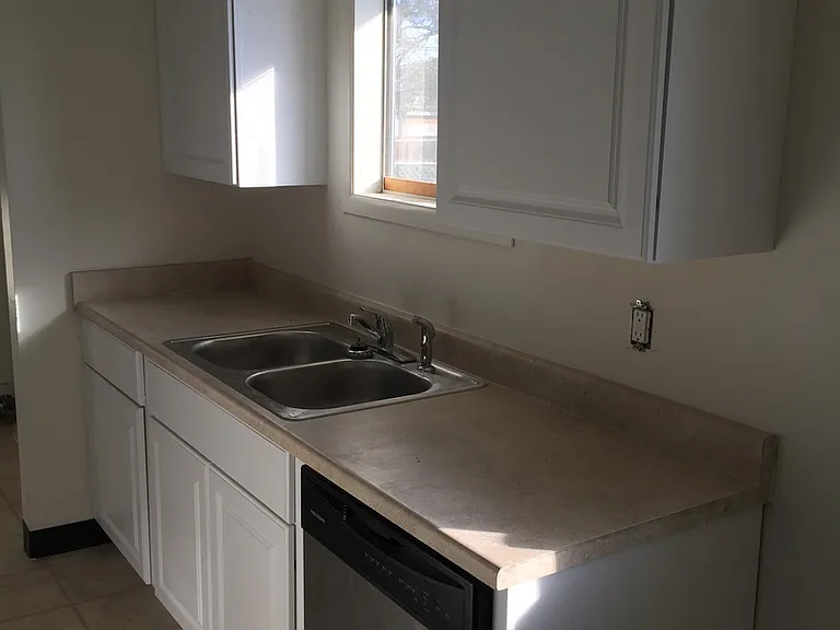 1232 Vandenberg Ave — Photo 4