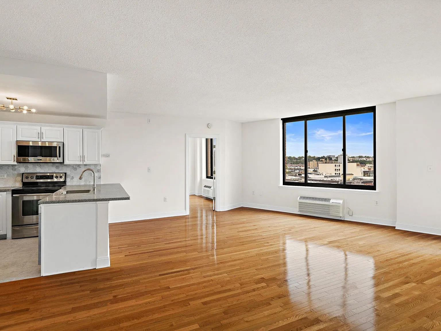 2 bed, 2.0 bath, $4,500 — Photo 2