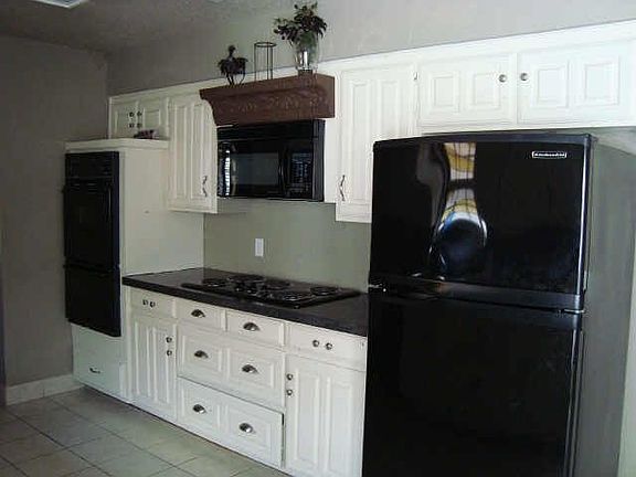 3rd image of 4115 Stonewick Dr