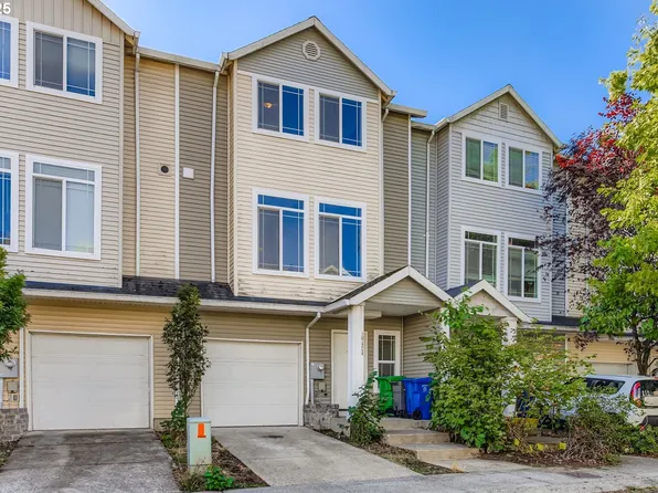 10424 SE Oak St, Portland, OR 97216