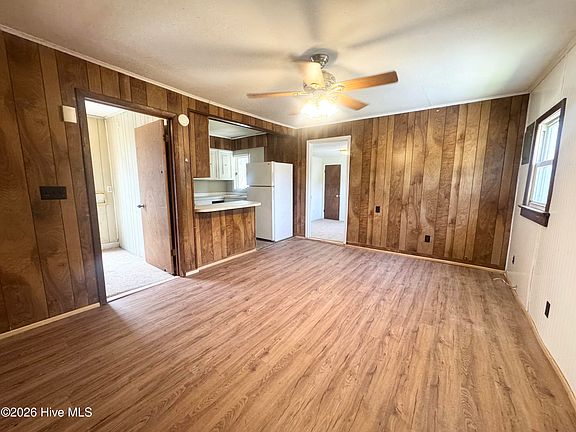 2nd image of 501 E Broad St #B