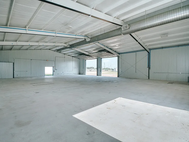 13102 N Navarro St — Photo 23