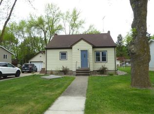 219 Hickory St S, Lester Prairie, MN 55354