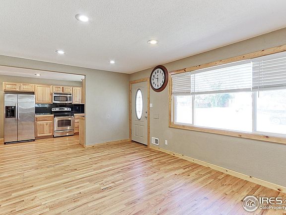 3rd image of 10308 Fox Ct