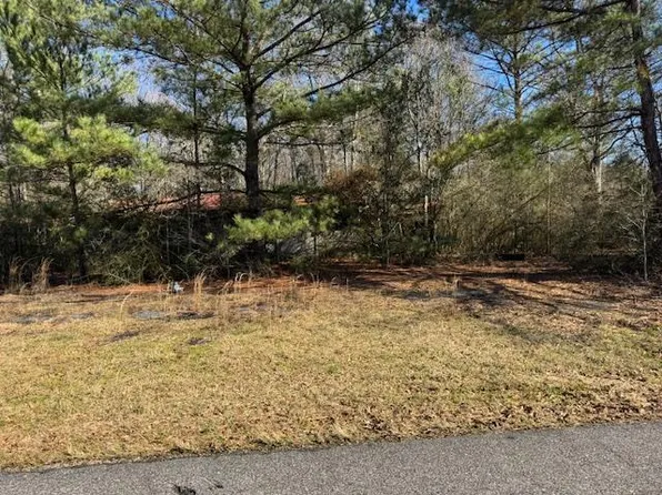 92 Church Dr, Laurel, MS 39443