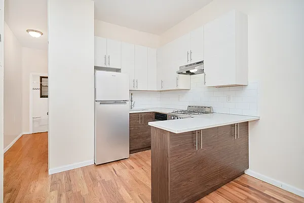 Rented by Living New York | media 8