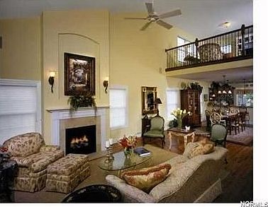 4th image of 20 Bristol Ln