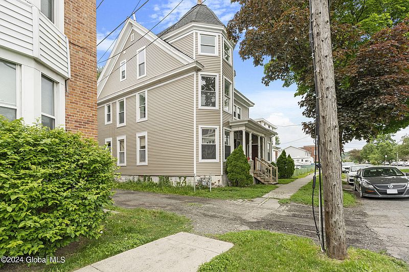 3rd image of 311 16th Street