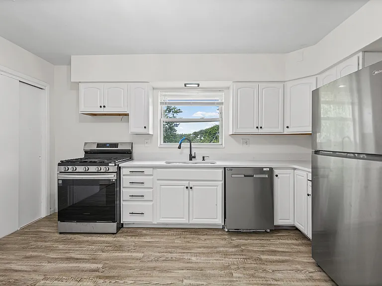 10325 Lookaway Dr — Photo 23